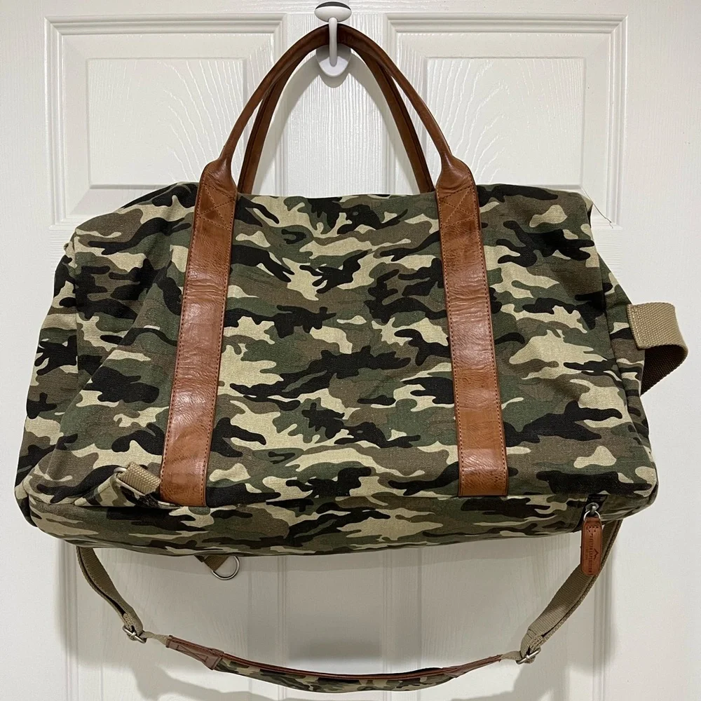 BUXTON MEN'S EXPEDITION II HUNTINGTON CANVAS CONVERTIBLE DUFFEL L20”xW9”xH12”
